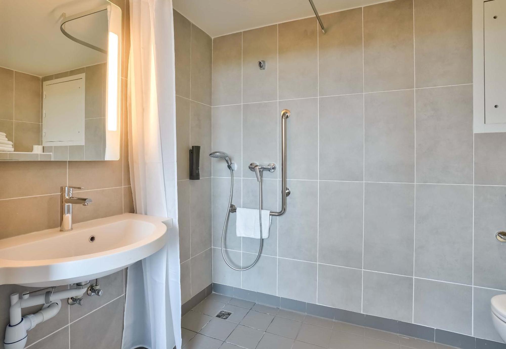 B&B Hotel Paris Porte D'Orleans Μονρούζ Εξωτερικό φωτογραφία